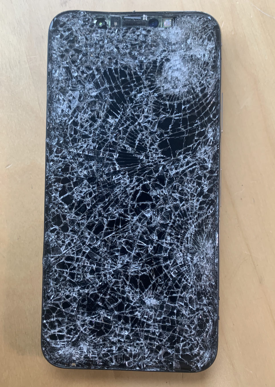 Read more about the article My Cell Phone Screen Broke Again – is a Cracked Phone Screen inevitable?